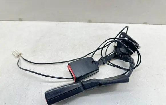 Peugeot 3008 I Middle seatbelt buckle (rear) 34065010N