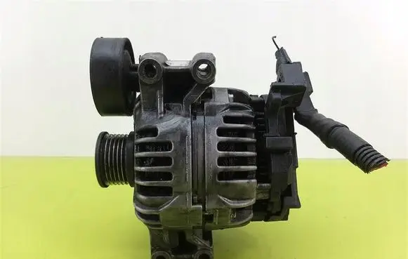 BMW 3 E46 Generator/alternator 0124325116