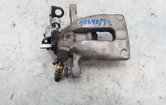 Opel Zafira A Rear brake caliper 