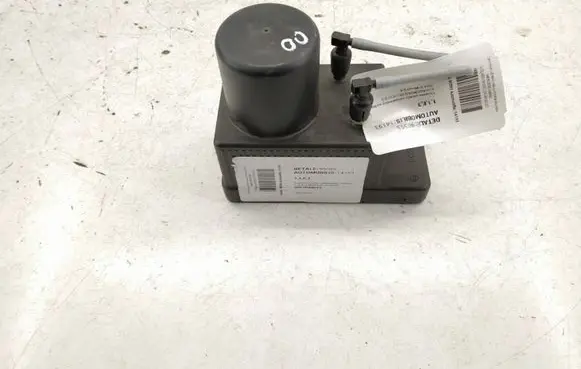 Mercedes-Benz C W203 Central locking vacuum pump A2038000048 2038000048