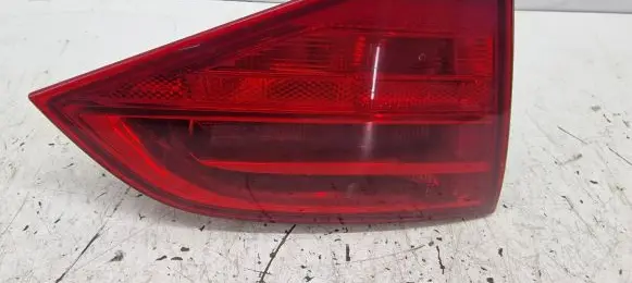 Tailgate rear/tail lights