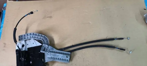 Hyundai Tucson TL Rear door lock 9215300300