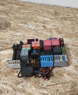 Mercedes-Benz GLC X253 C253 Fuse module A2059068501 180724460 ZGS003Q08