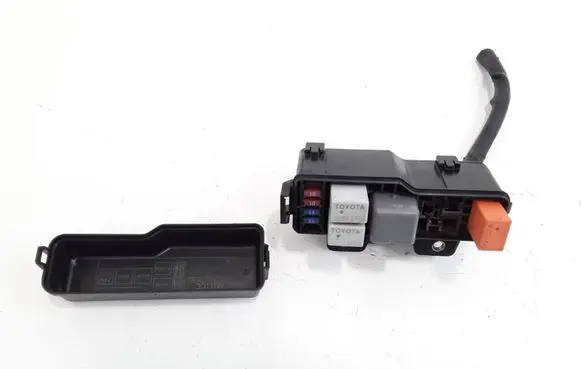 Toyota Corolla Verso E121 Fuse module