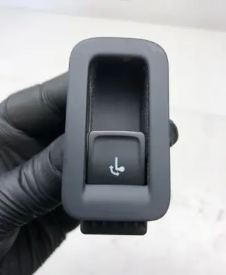 Volkswagen PASSAT B8 Switch for retractable tow bar 5G0868345