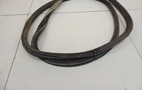 Volkswagen PASSAT B5 Rubber seal front coupe door 
