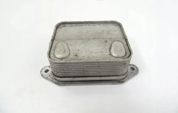 Volkswagen T-Roc Engine oil radiator 04E117021L