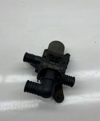 BMW 7 E65 E66 Coolant heater control valve 6906381 60837