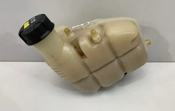 BMW X2 F39 Coolant expansion tank/reservoir 7617362