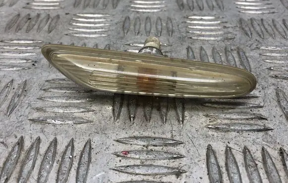BMW 5 E60 E61 Front fender indicator light 8384104