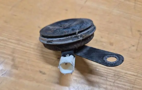 Honda CR-V Horn signal UCH201 12V35A 110DB6XK