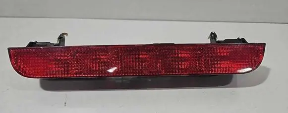 Nissan X-Trail T30 Third/center stoplight P1842