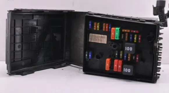 Volkswagen Golf VI Fuse box set 1K0937132F 1K0937132G