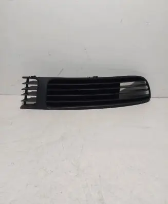 Volkswagen PASSAT B5 Front bumper lower grill VW99017GAR DCA000000 A507307