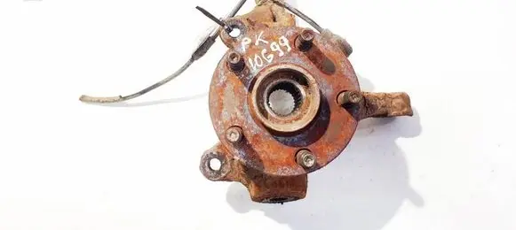 Toyota Avensis T250 Front wheel hub