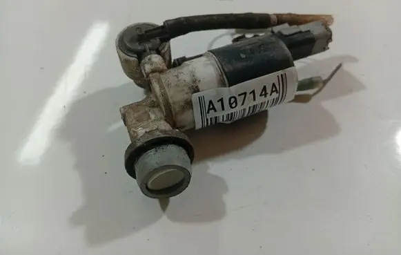 Toyota Avensis T250 Windscreen/windshield washer pump 9832984980