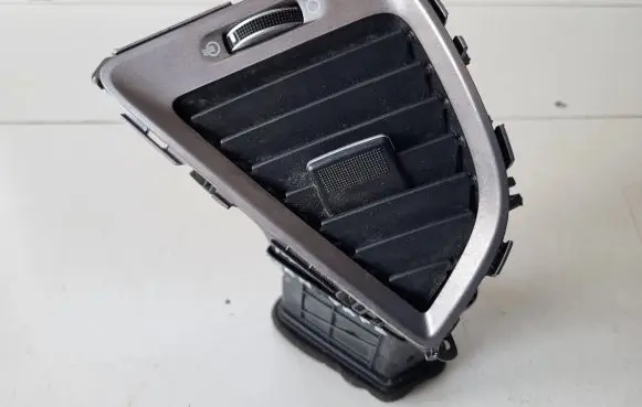 Hyundai Santa Fe Dashboard side air vent grill/cover trim 974052W000