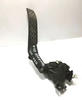 Volkswagen Touareg I Accelerator throttle pedal 6PV00802624 7L0723507