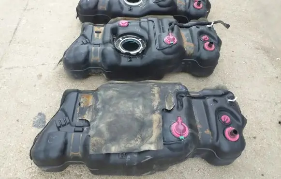 Toyota Tundra II Fuel tank 
