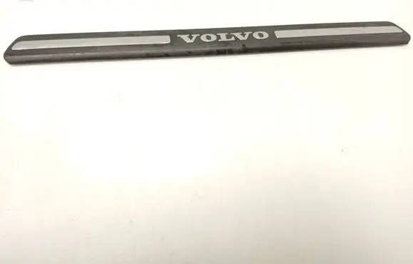 Volvo XC70 Front sill trim cover 8659960