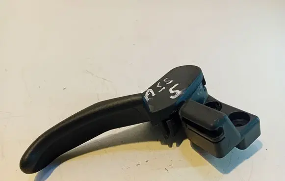 Volkswagen PASSAT B5.5 Engine bonnet (hood) release handle 3B1823533