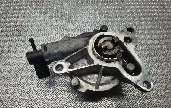 Renault Trafic III (X82) Vacuum pump 146503760R