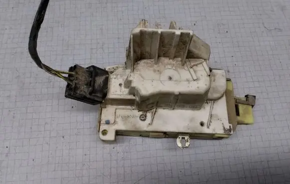Ford Focus Rear door lock XS41A26413BH