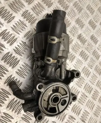 Oil filter mounting bracket