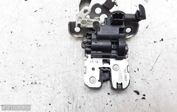 Audi A1 Tailgate/trunk/boot lock/catch/latch 8R0827505A