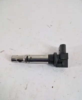 Volkswagen Scirocco High voltage ignition coil 036905715F