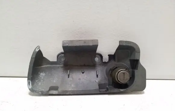 Opel Zafira A Front door lock (next to the handle) 