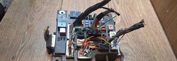 Mitsubishi Outlander Fuse module 8637a318