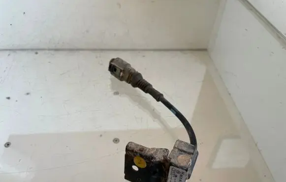 Audi A8 S8 D3 4E Rear air suspension level height sensor 4E0616575B 45179200362
