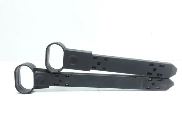 Headlight/headlamp mounting bracket