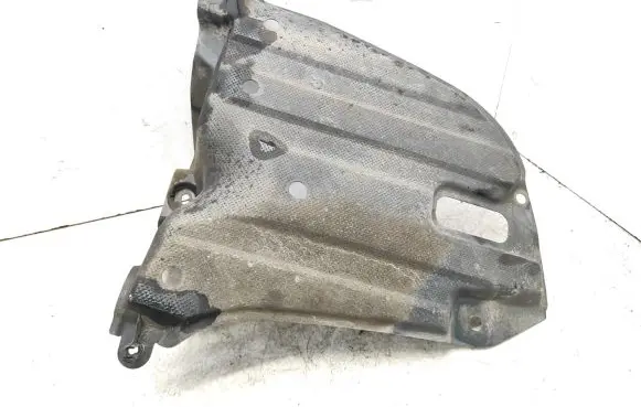 Toyota Avensis T250 Front underbody cover/under tray 5839805020