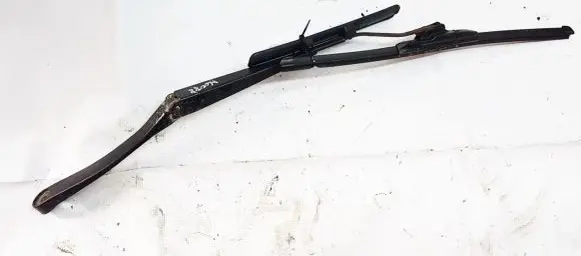 Subaru Outback Front wiper blade arm