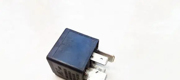 Volkswagen Polo III 6N 6N2 6NF Other relay 7M0951253A 8E0951253