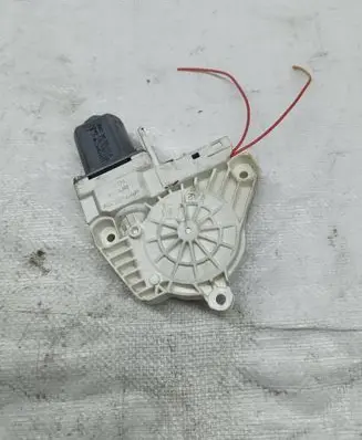 Skoda Yeti (5L) Rear door window regulator motor 8K0959812A 12440240191