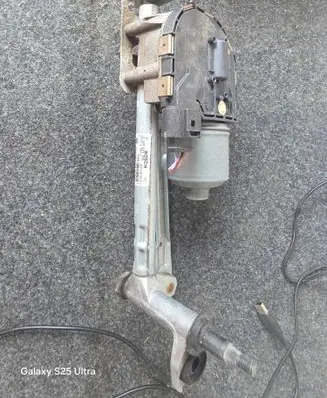 Volkswagen Golf Plus Front wiper linkage and motor 5M0955023G