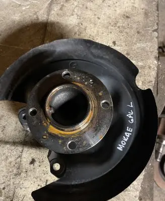 Opel Mokka B Rear wheel hub 9827551880