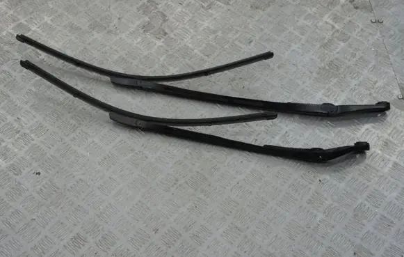 Bentley Continental Windshield/front glass wiper blade RAMIONA1