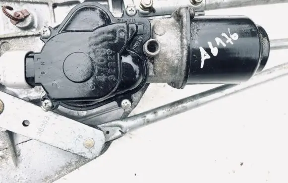 Nissan X-Trail T30 Wiper motor 470832227