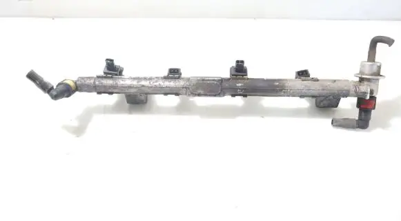 Ford Focus Fuel main line pipe