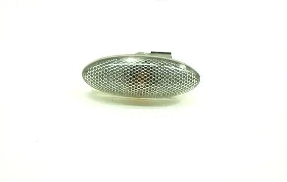 Toyota Verso Front fender indicator light 8173002080