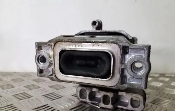 Audi A3 S3 A3 Sportback 8P Engine mount bracket 1K0199262CF