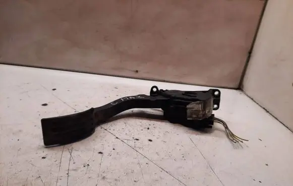 Ford Focus C-MAX Accelerator throttle pedal 3M519F836CF 6PV00864109