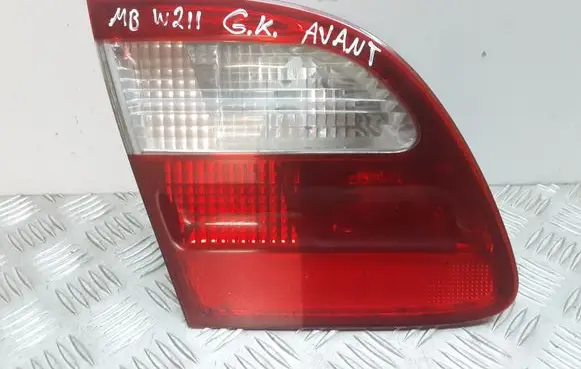 Mercedes-Benz E W211 Tailgate rear/tail lights A2118201364