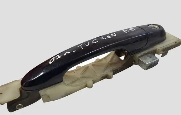 Hyundai Tucson JM Front door exterior handle