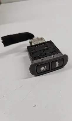 KIA Sorento Tailgate opening switch 