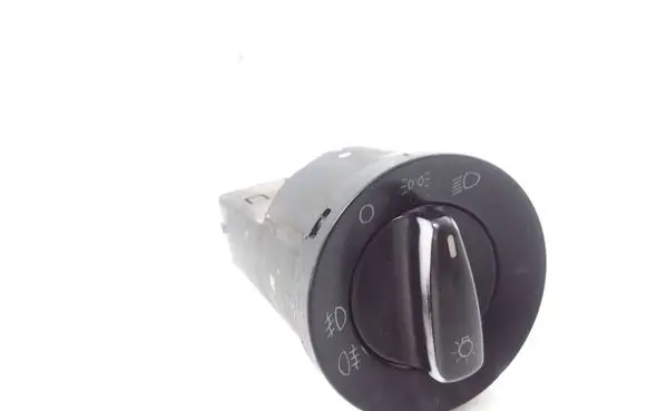 Volkswagen Golf IV Light switch 1C0941531A